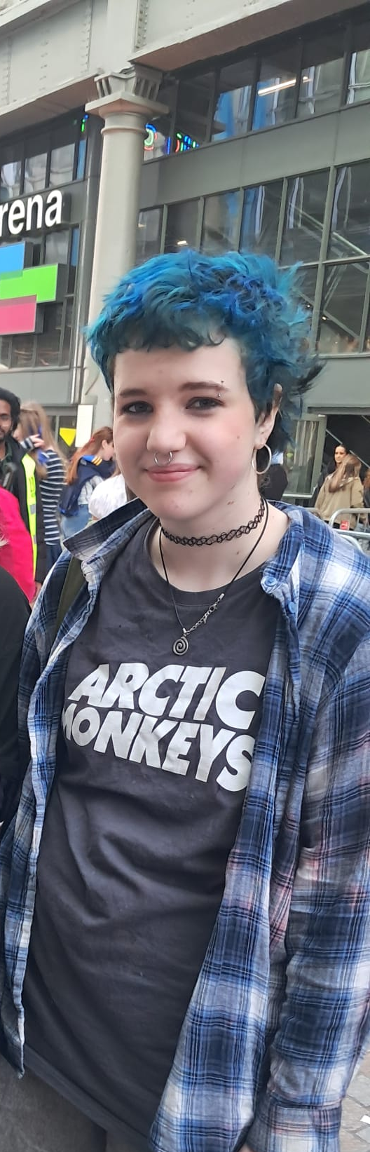Maeve outside the 3Arena for Renée Rapp